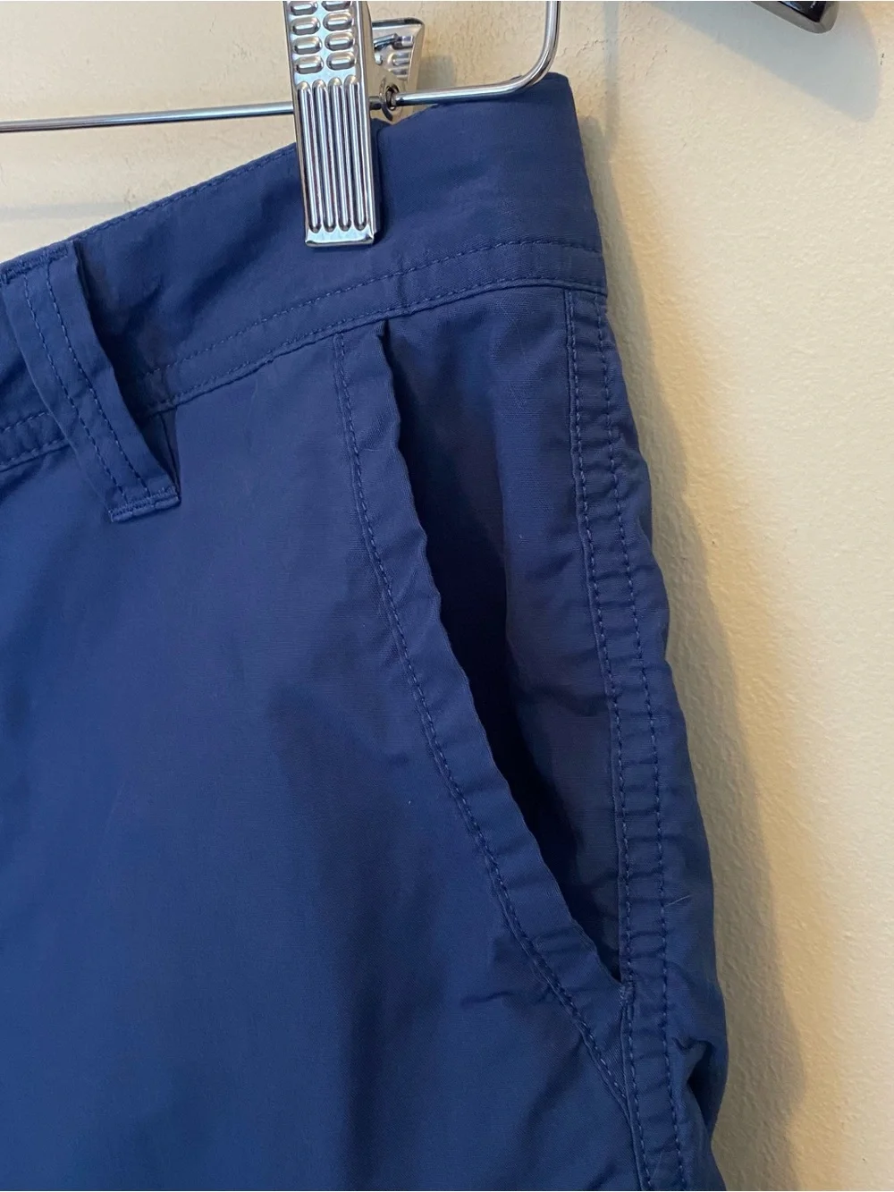 Columbia Mens 30 W 8L Chino Shorts Blue Casual Outdoor Pockets Golf 8” Inseam